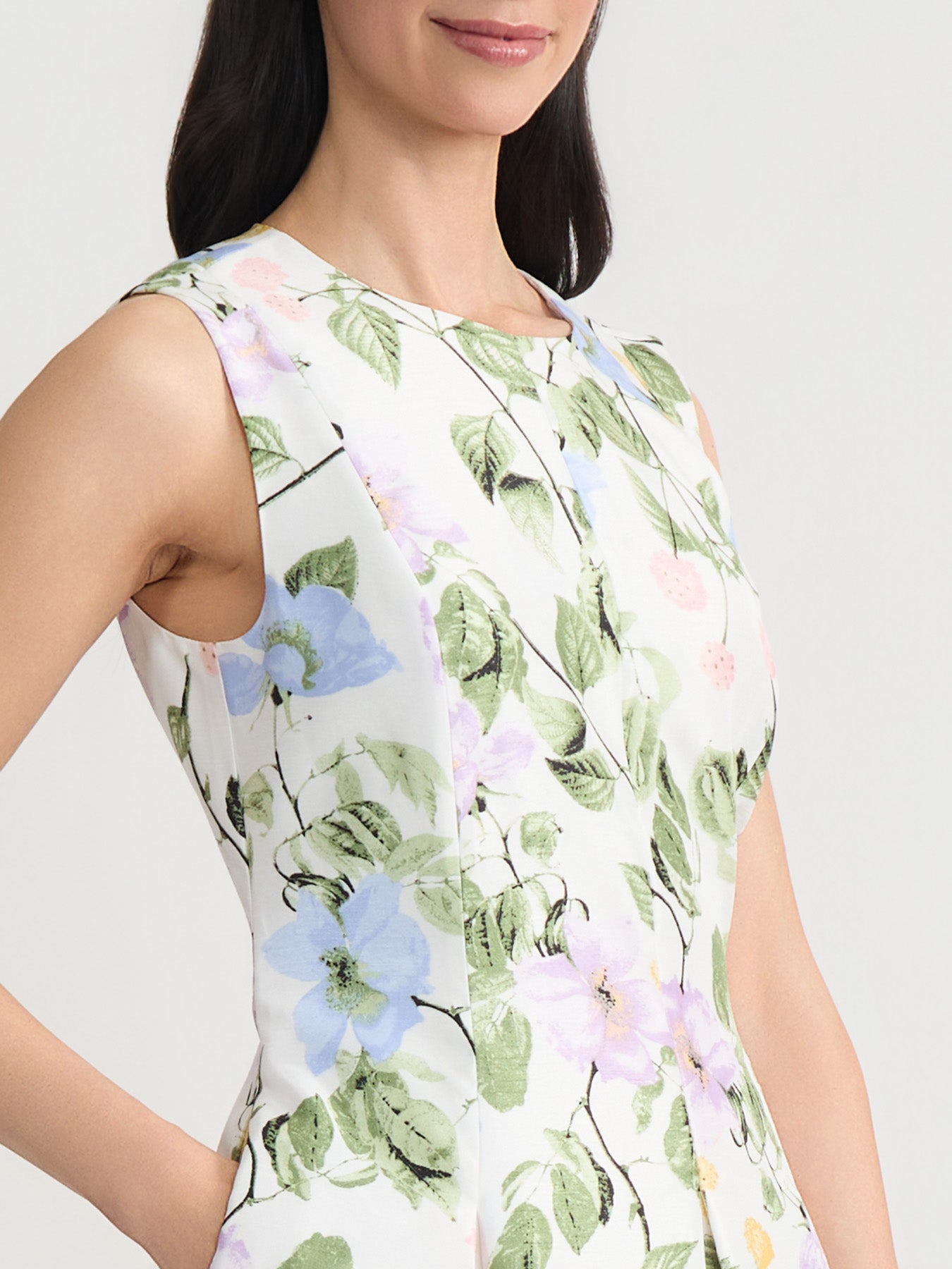 Kasper Women's Princess Seam Box Pleat Floral Dress, White, 6 Kasper Women's Princess Seam Box Pleat Floral Dress, White, 6