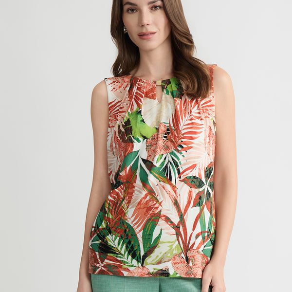 Hardware Keyhole Pleat Top