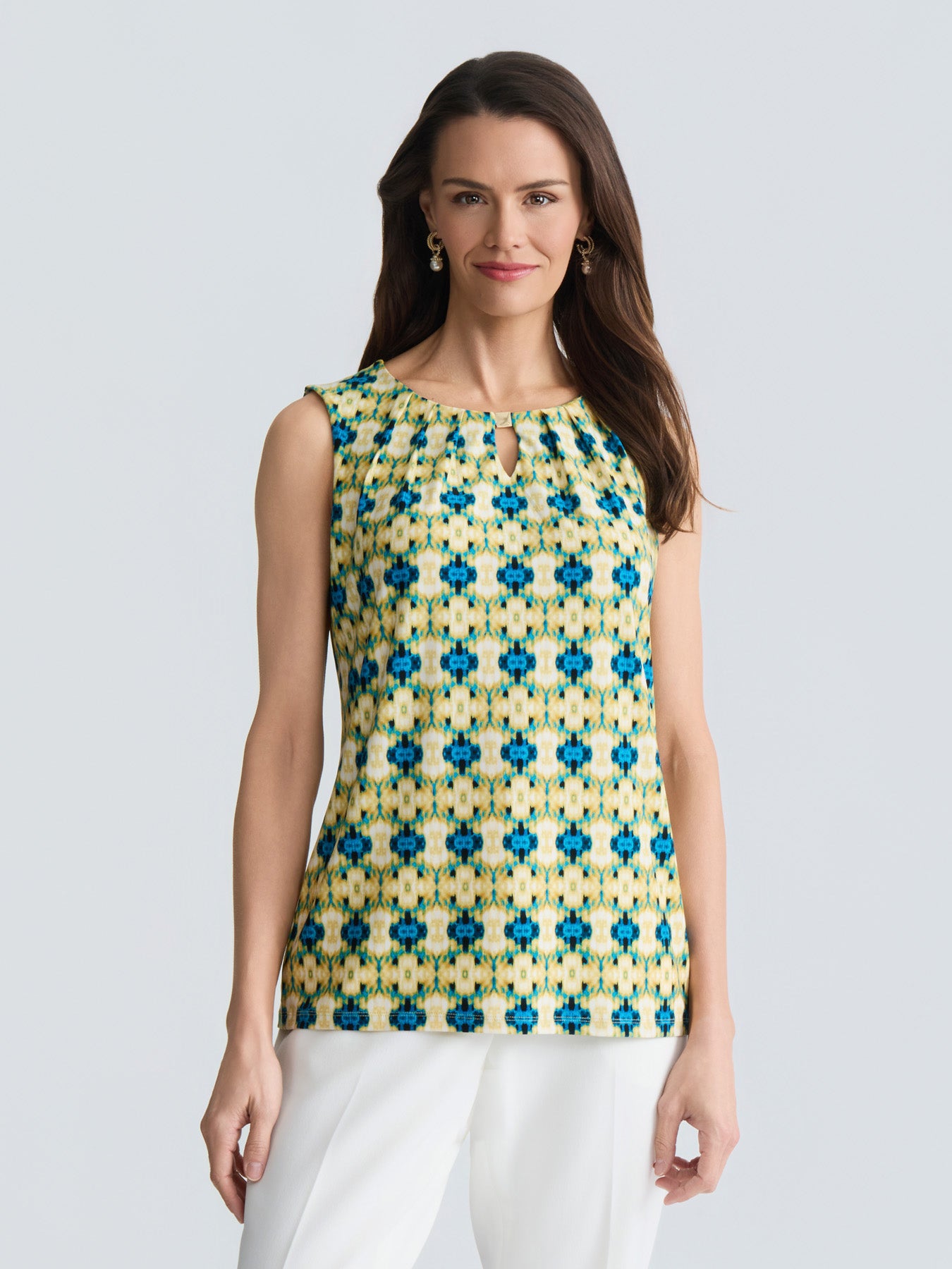 Hardware Keyhole Pleat Top
