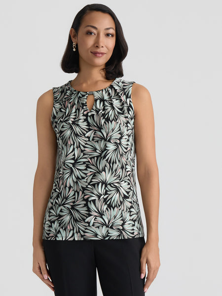 Hardware Keyhole Pleat Top